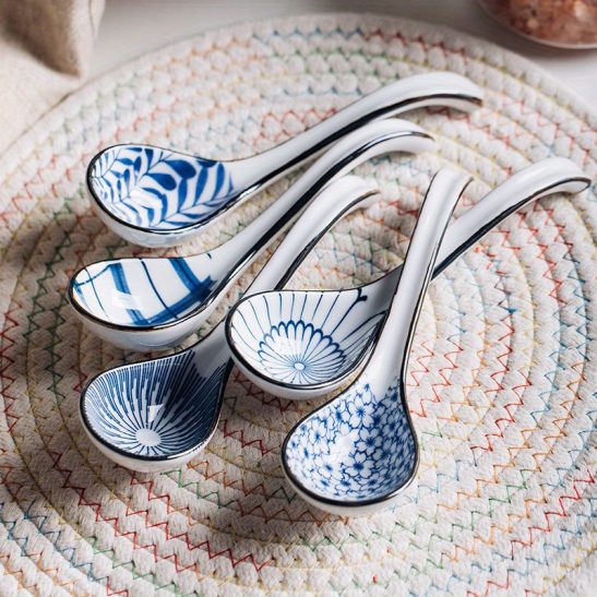 4pcsu002F5pcs Ceramic tableware hand-made Japanese high-temperature underglaze color hand-painted small soup spoons, noodles spoons, soup spoons, dessert spoons, hook spoons, hand-made