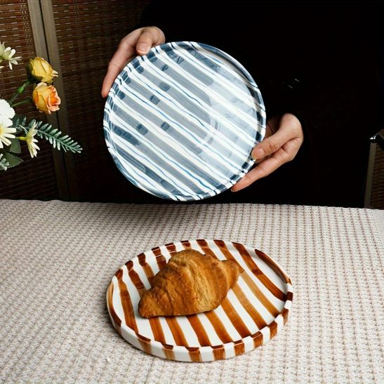 1pc 4pcs Hand-Painted Irregular Striped Ceramic Plates, Ins-Style Vintage French Nordic Minimalist Classic Striped Dessert Plates, Suitable for Home Use, Serving Dishes, Pastry Plates, Jewelry Trays, Both Beautiful And Practical